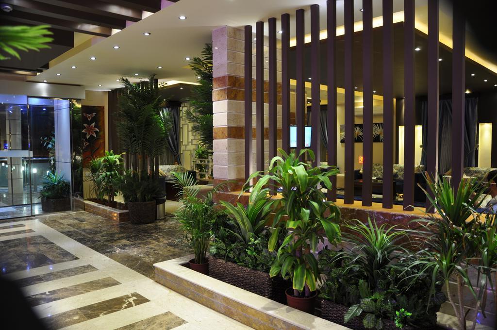 עראר Al Bustan Crown Hotel 2 מראה חיצוני תמונה