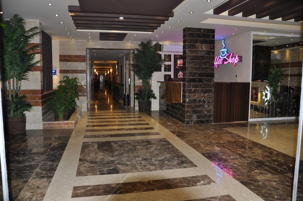 עראר Al Bustan Crown Hotel 2 מראה חיצוני תמונה