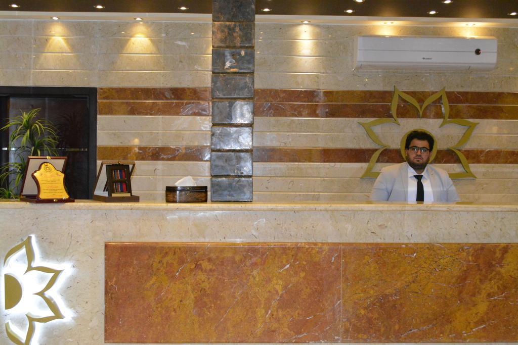 עראר Al Bustan Crown Hotel 2 מראה חיצוני תמונה